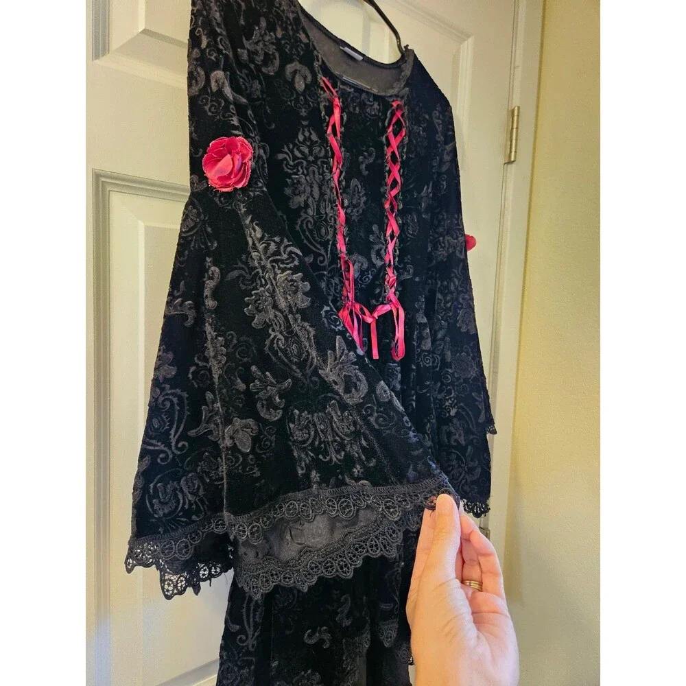 Gothic Halloween Costume Kids Size XL Black & Red Velvet Lace Up Dress Up Spirit - Picture 5 of 6